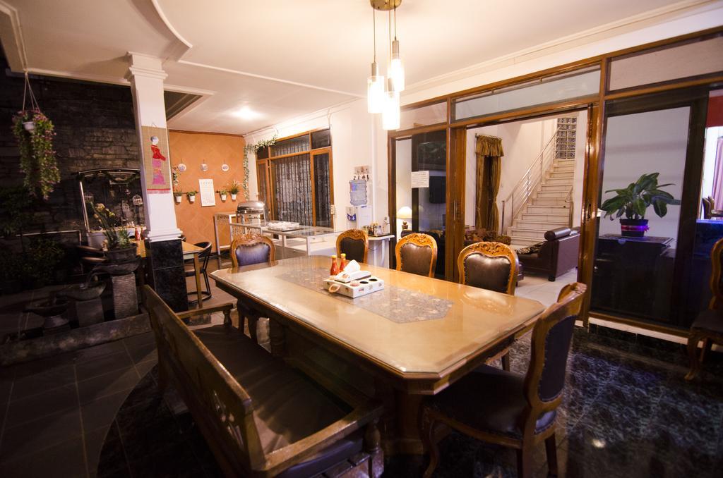 Fora Guest House Taman Lingkar Bandung Exterior foto